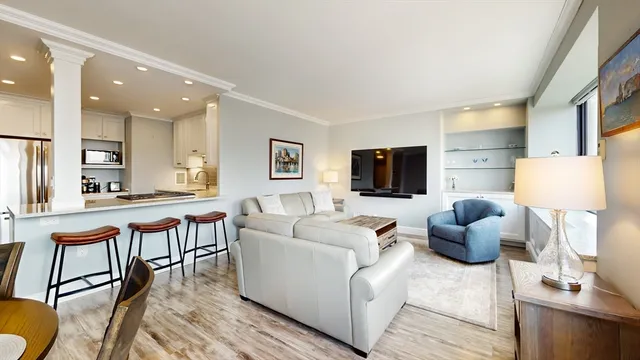 $879,000 | 65 East India Row, Unit 24H, Boston, MA 02110
