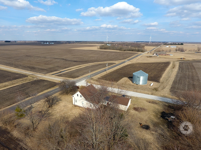 5025 South Johnny Run Road Kinsman, IL 60437 - Photo 4 of 18
