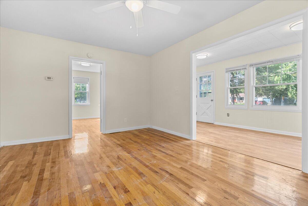 10101 Carpenter Road Flushing, MI 48433 - Photo 3 of 21 08-Media Jett - 11