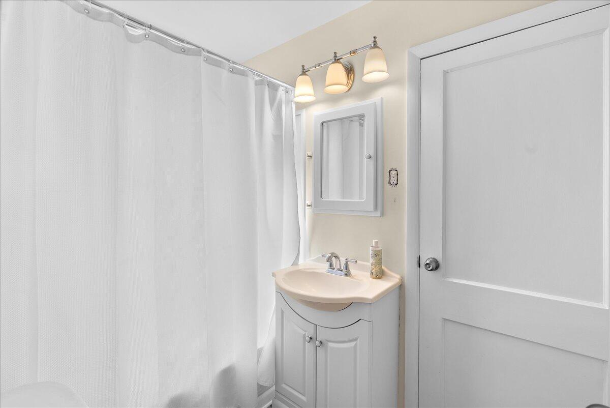 10101 Carpenter Road Flushing, MI 48433 - Photo 5 of 21 10-Media Jett - 13