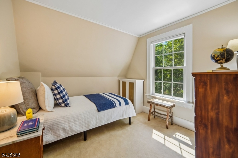 148 Beekman Road Summit, NJ 07901 - Photo 20 of 31