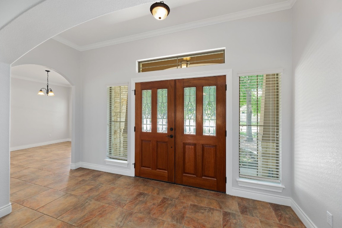 1001 Fort Davis Street Georgetown, TX 78633 - Photo 14 of 40 an empty room with windows