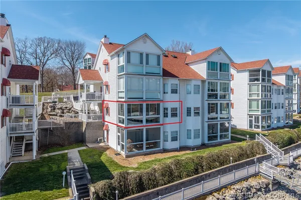 $269,900 | 289 Charleston Drive, Unit 2B, Lake Ozark, MO 65049