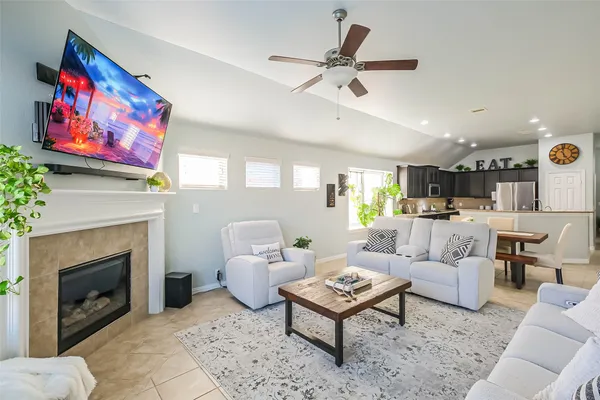 $325,000 | 2019 Knoll Oak Lane, Richmond, TX 77469