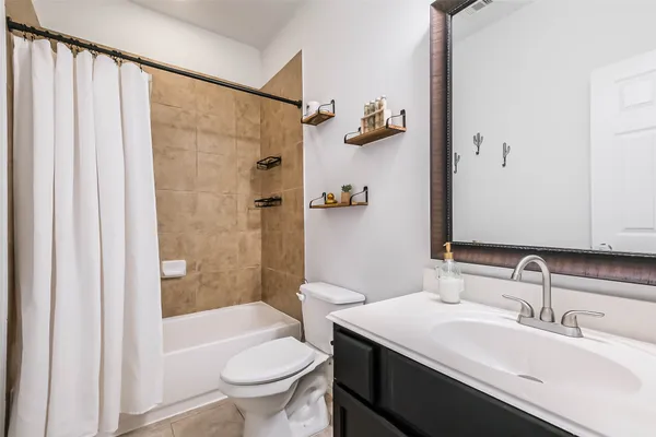 $325,000 | 2019 Knoll Oak Lane, Richmond, TX 77469