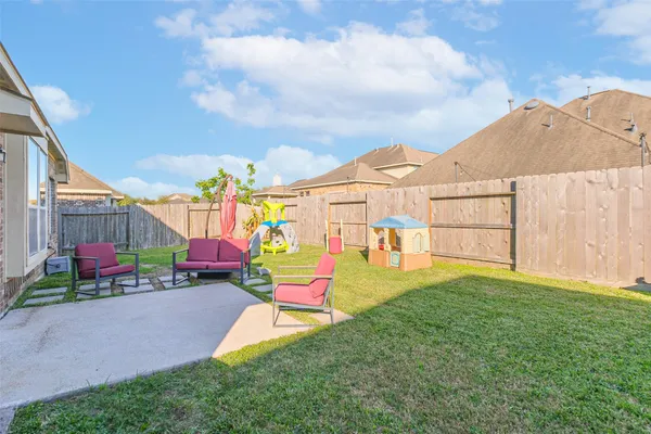 $325,000 | 2019 Knoll Oak Lane, Richmond, TX 77469