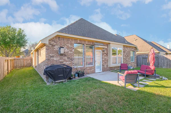 $325,000 | 2019 Knoll Oak Lane, Richmond, TX 77469