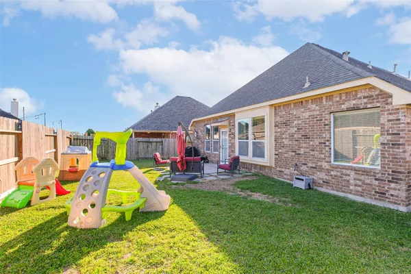 $325,000 | 2019 Knoll Oak Lane, Richmond, TX 77469