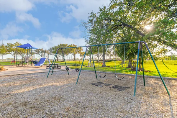 $325,000 | 2019 Knoll Oak Lane, Richmond, TX 77469