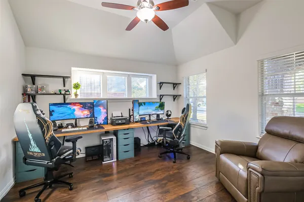 $325,000 | 2019 Knoll Oak Lane, Richmond, TX 77469