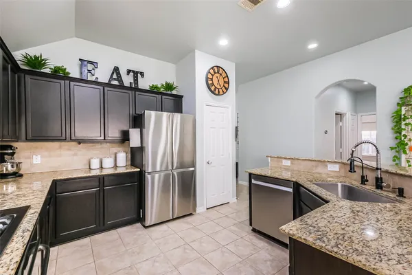 $325,000 | 2019 Knoll Oak Lane, Richmond, TX 77469