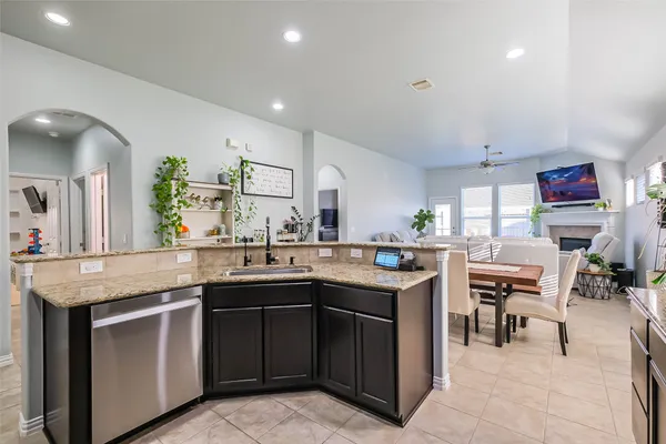 $325,000 | 2019 Knoll Oak Lane, Richmond, TX 77469