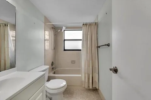 $260,000 | 2112 South Cypress Bend Drive, Unit 508, Pompano Beach, FL 33069