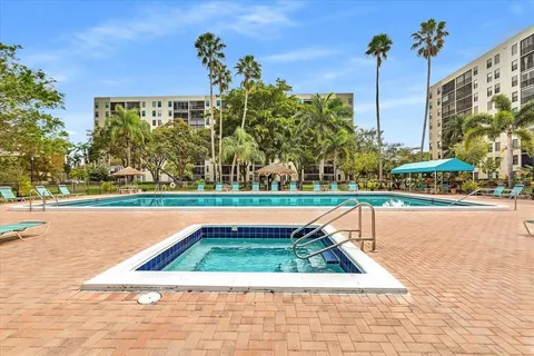 $260,000 | 2112 South Cypress Bend Drive, Unit 508, Pompano Beach, FL 33069