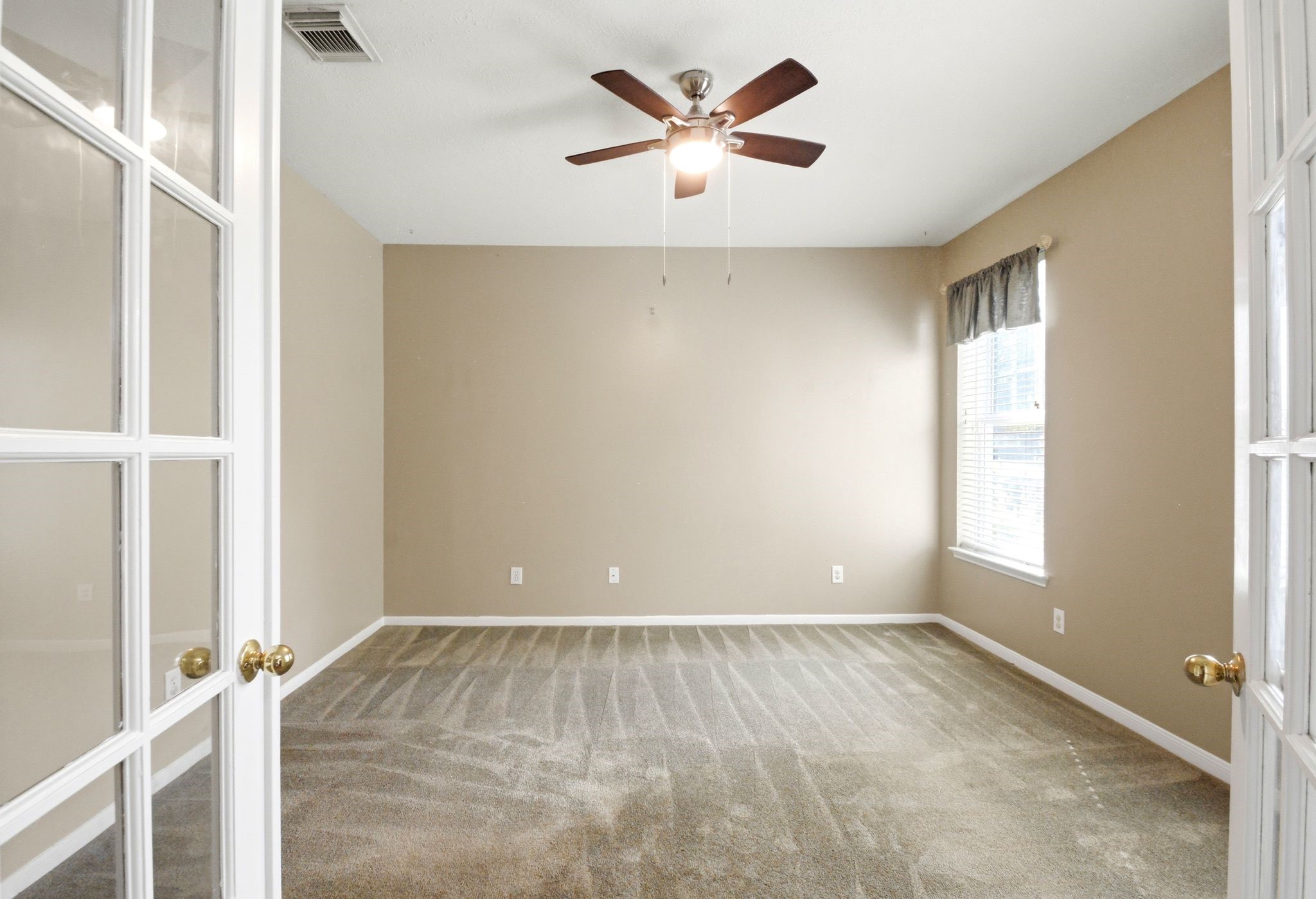 2718 Honeysuckle Walk Spring, TX 77388 - Photo 9 of 44