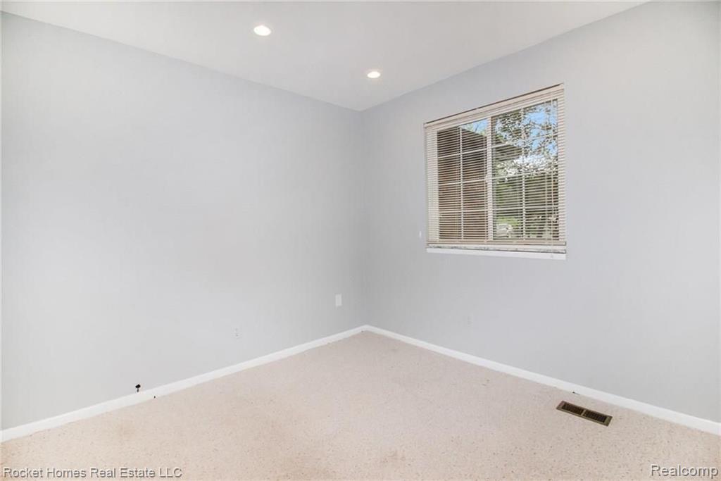 3645 Old Tree Court Rochester Hills, MI 48309 - Photo 20 of 48