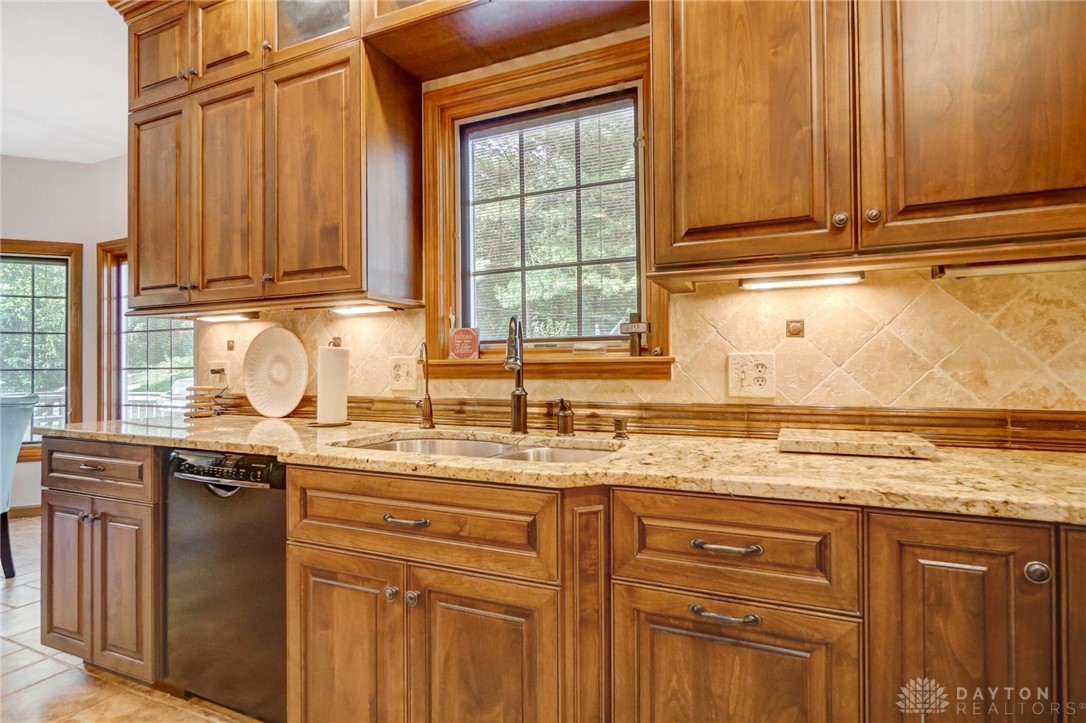 613 Rustic Trail Beavercreek, OH 45434 - Photo 26 of 98
