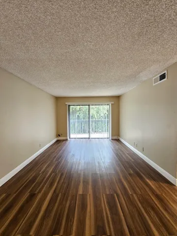 $1,650 | 2000 North Congress Avenue, Unit 207, West Palm Beach, FL 33401