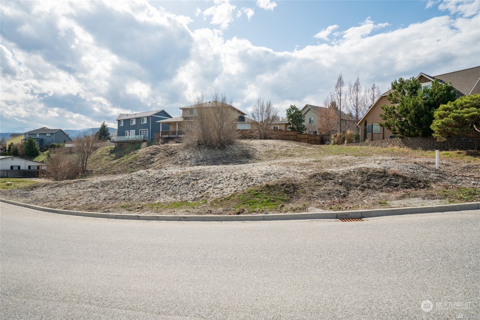 2126 Honeysett Road Wenatchee, WA 98801 - Photo 3 of 16 Gallery Image 3