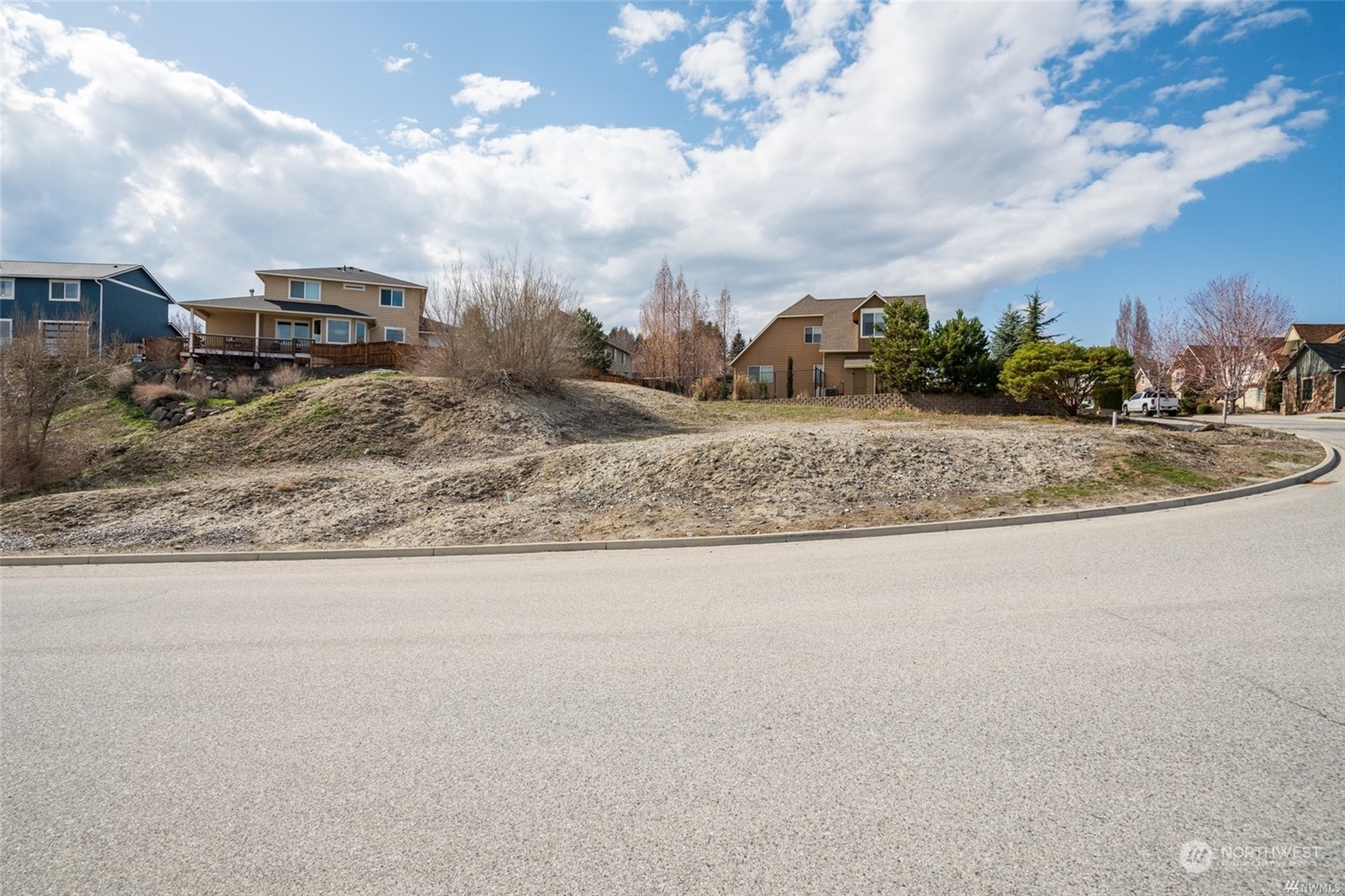 2126 Honeysett Road Wenatchee, WA 98801 - Photo 4 of 16 Gallery Image 4
