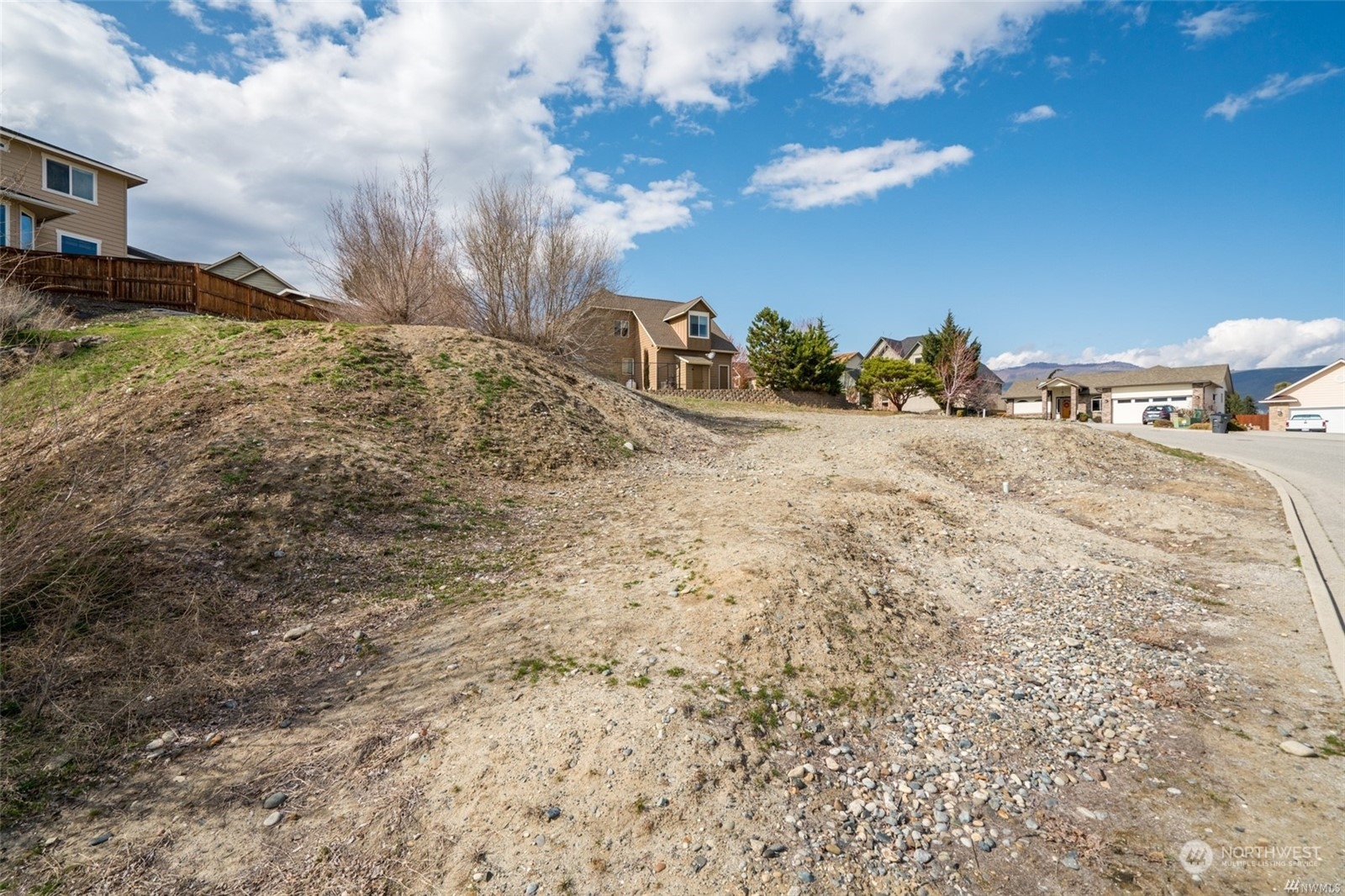 2126 Honeysett Road Wenatchee, WA 98801 - Photo 5 of 16 Gallery Image 5
