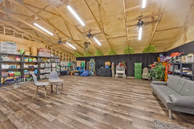 $899,900 | 12444 Brook Drive, Haubstadt, IN 47639