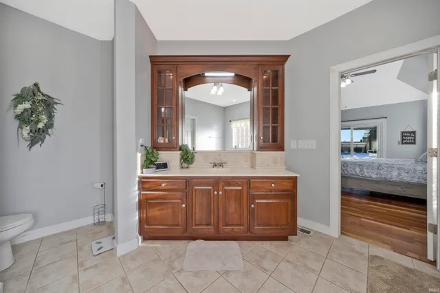 $999,000 | 12444 Brook Drive, Haubstadt, IN 47639