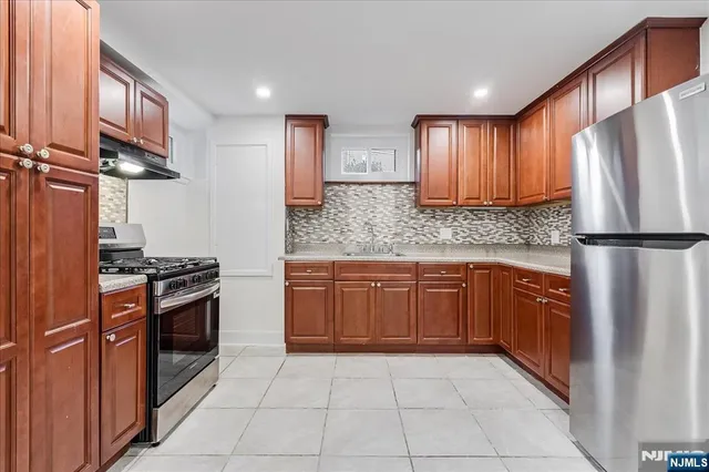 $2,600 | 218 Corabelle Avenue, Unit 1, Lodi, NJ 07644