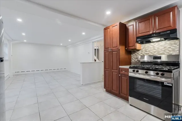 $2,600 | 218 Corabelle Avenue, Unit 1, Lodi, NJ 07644