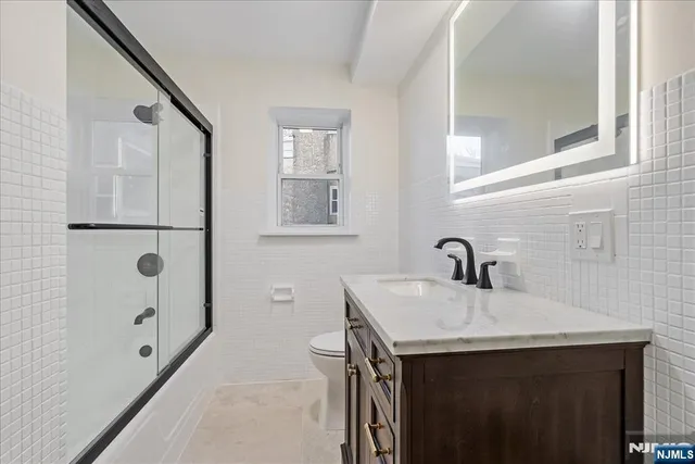 $2,600 | 218 Corabelle Avenue, Unit 1, Lodi, NJ 07644