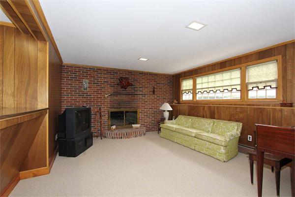 7 Old Wood Road Framingham, MA 01701 - Photo 16 of 24 Gallery Image 16