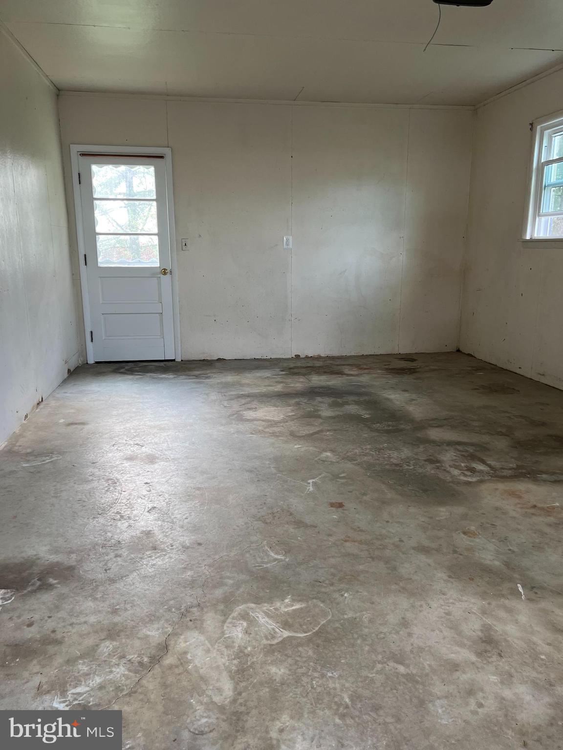 1012 Highfield Drive Hampstead, MD 21074 - Photo 35 of 36 Garage