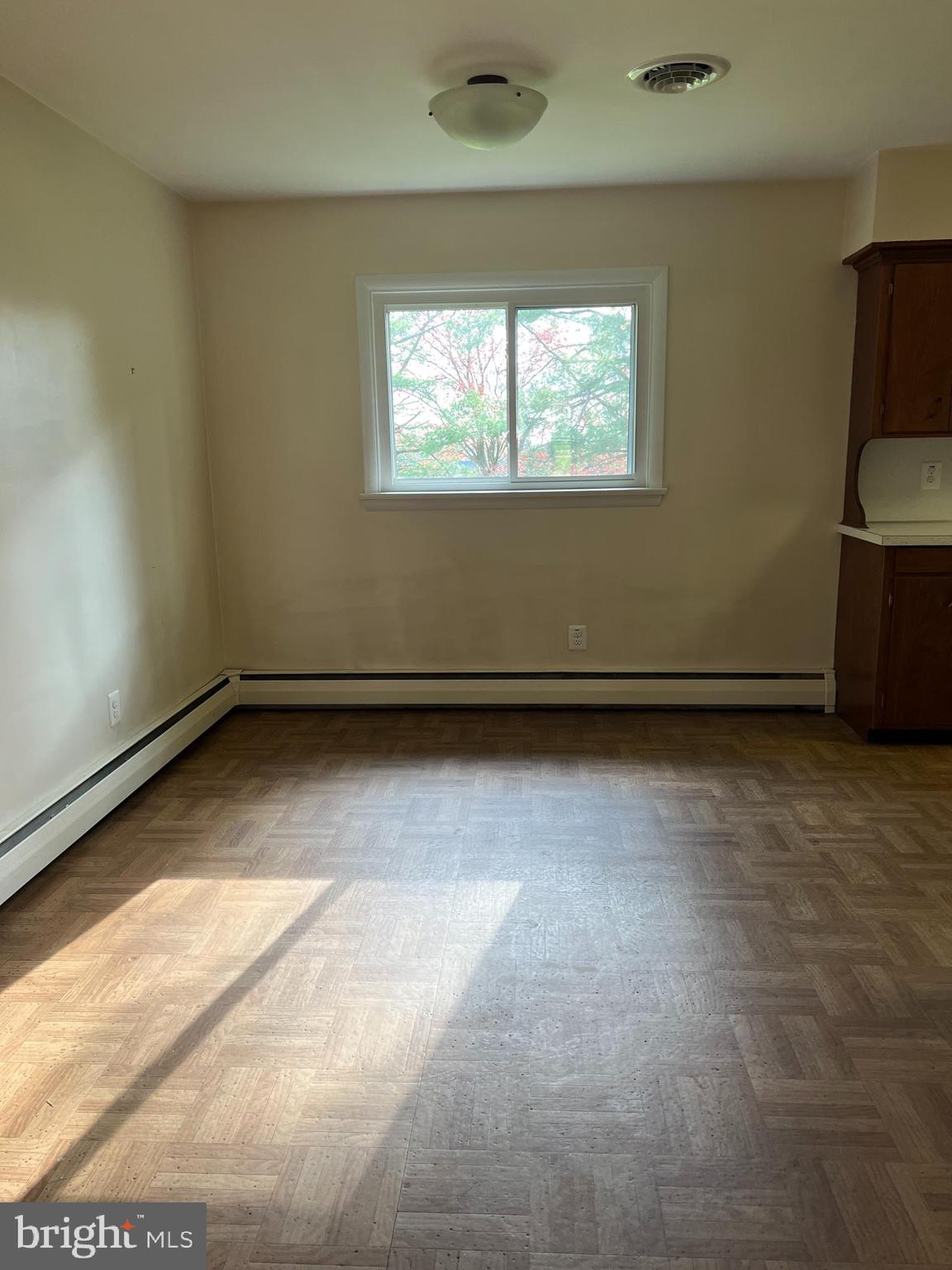 1012 Highfield Drive Hampstead, MD 21074 - Photo 9 of 36 Dining room