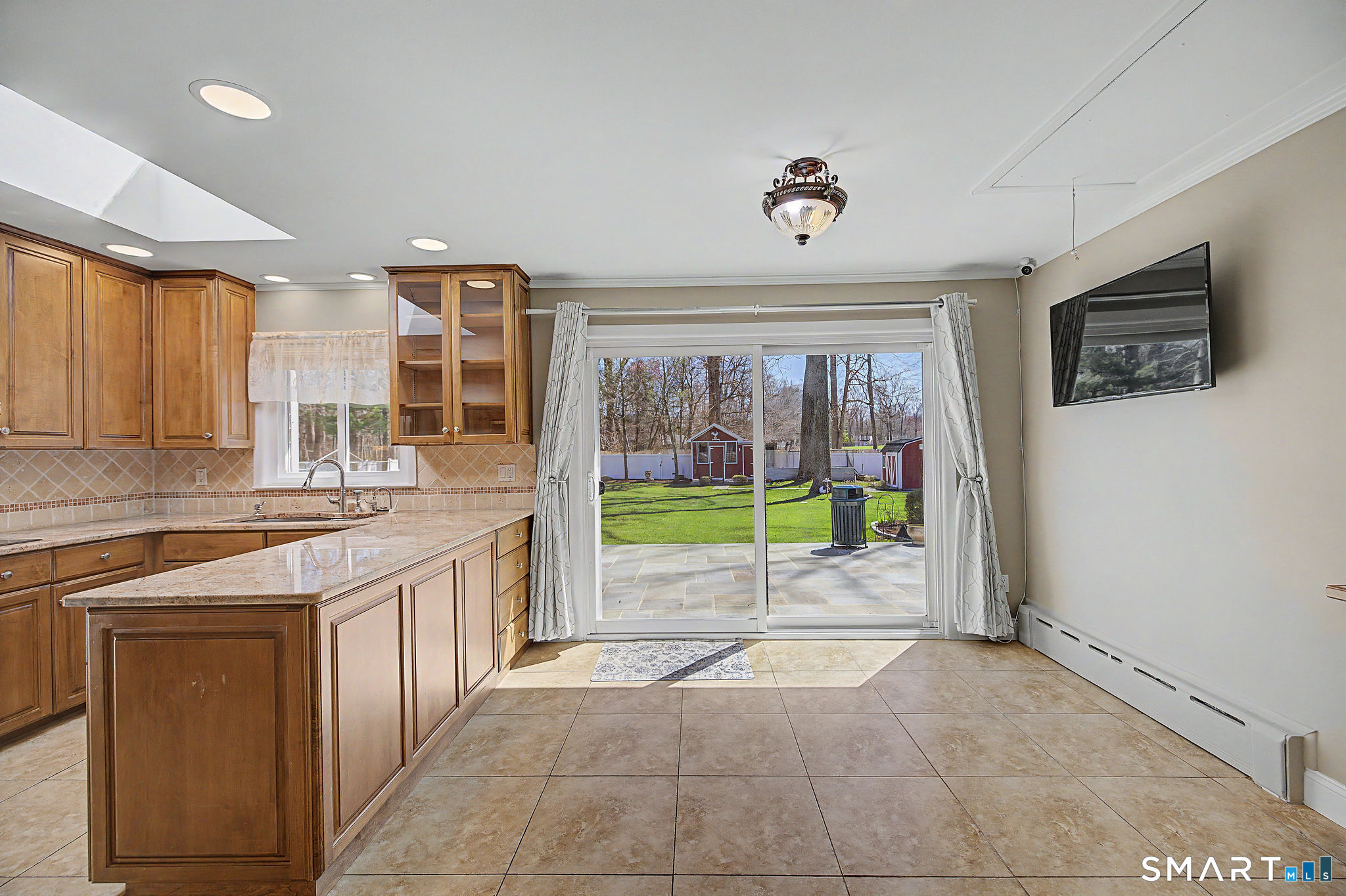 179 Berrian Road Stamford, CT 06905 - Photo 12 of 35