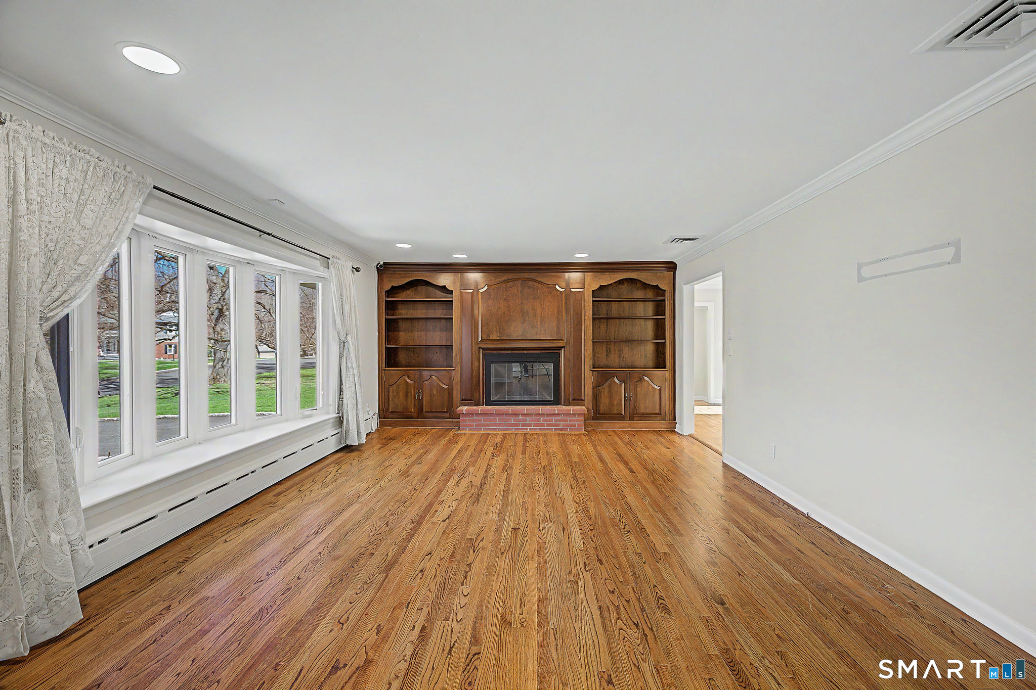 179 Berrian Road Stamford, CT 06905 - Photo 7 of 35