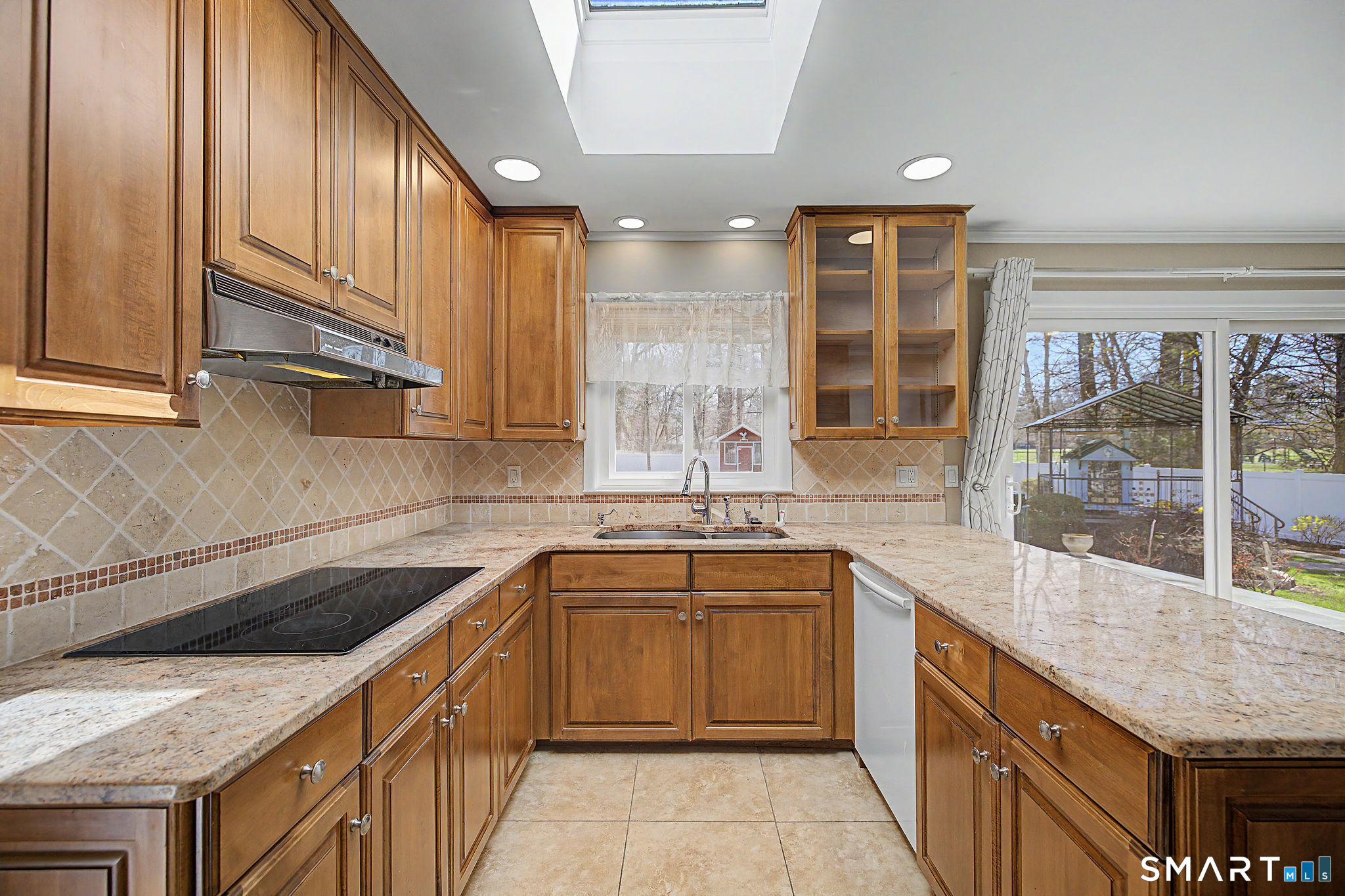 179 Berrian Road Stamford, CT 06905 - Photo 9 of 33