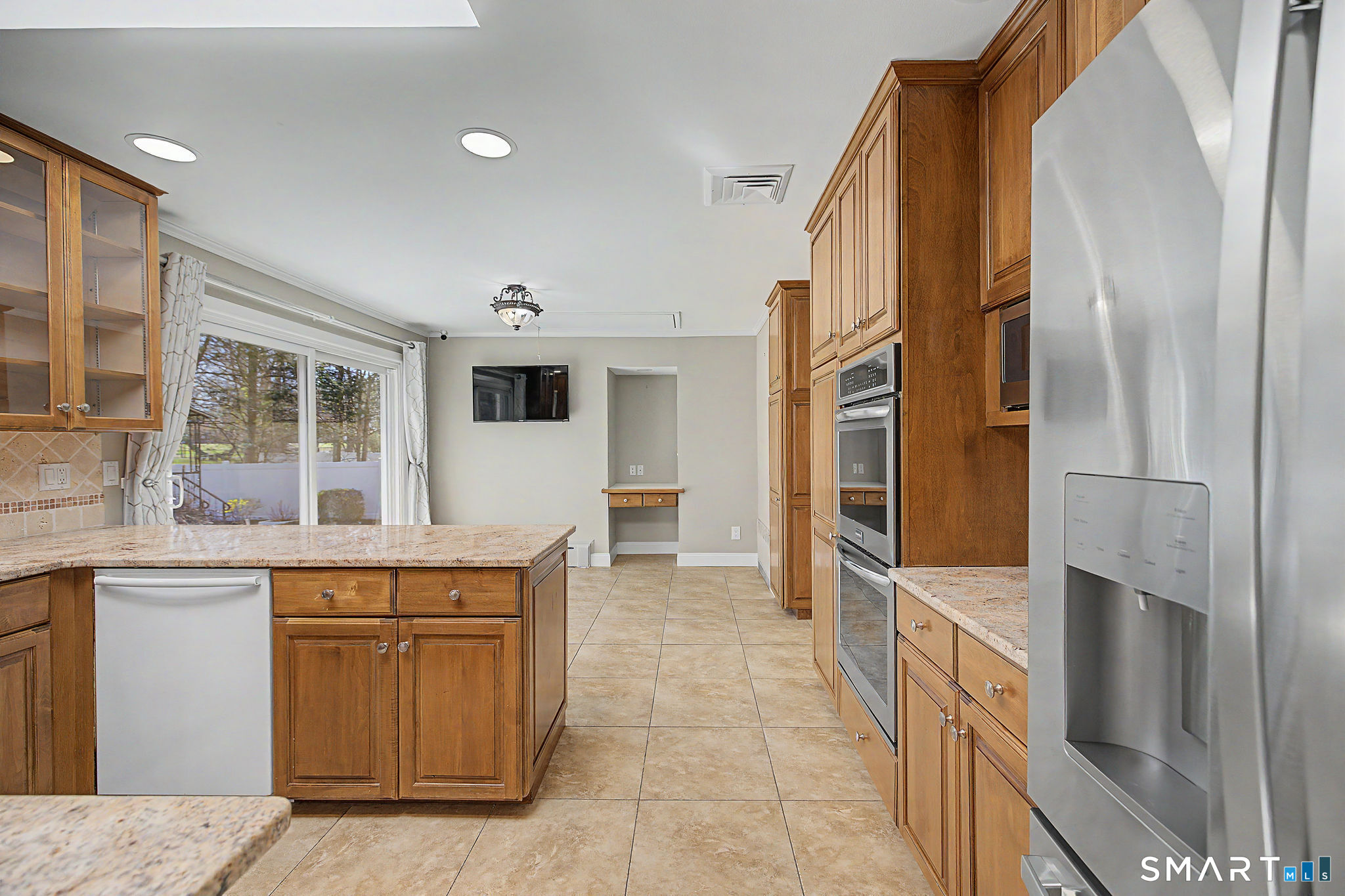 179 Berrian Road Stamford, CT 06905 - Photo 10 of 33