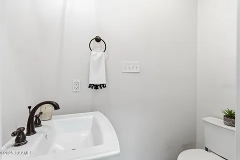 $350,000 | 220 Duclos Street, Lafayette, LA 70506