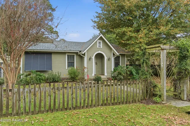 $350,000 | 220 Duclos Street, Lafayette, LA 70506