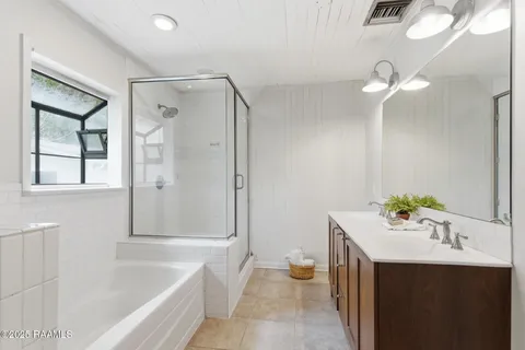 $350,000 | 220 Duclos Street, Lafayette, LA 70506