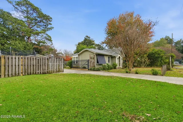 $350,000 | 220 Duclos Street, Lafayette, LA 70506