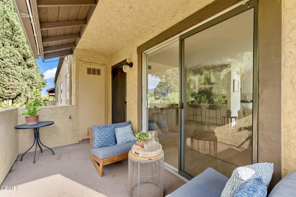 5436 McCulloch Avenue, Unit F Temple City, CA 91780 - Photo 28 of 33 a living room with furniture and a potted plant