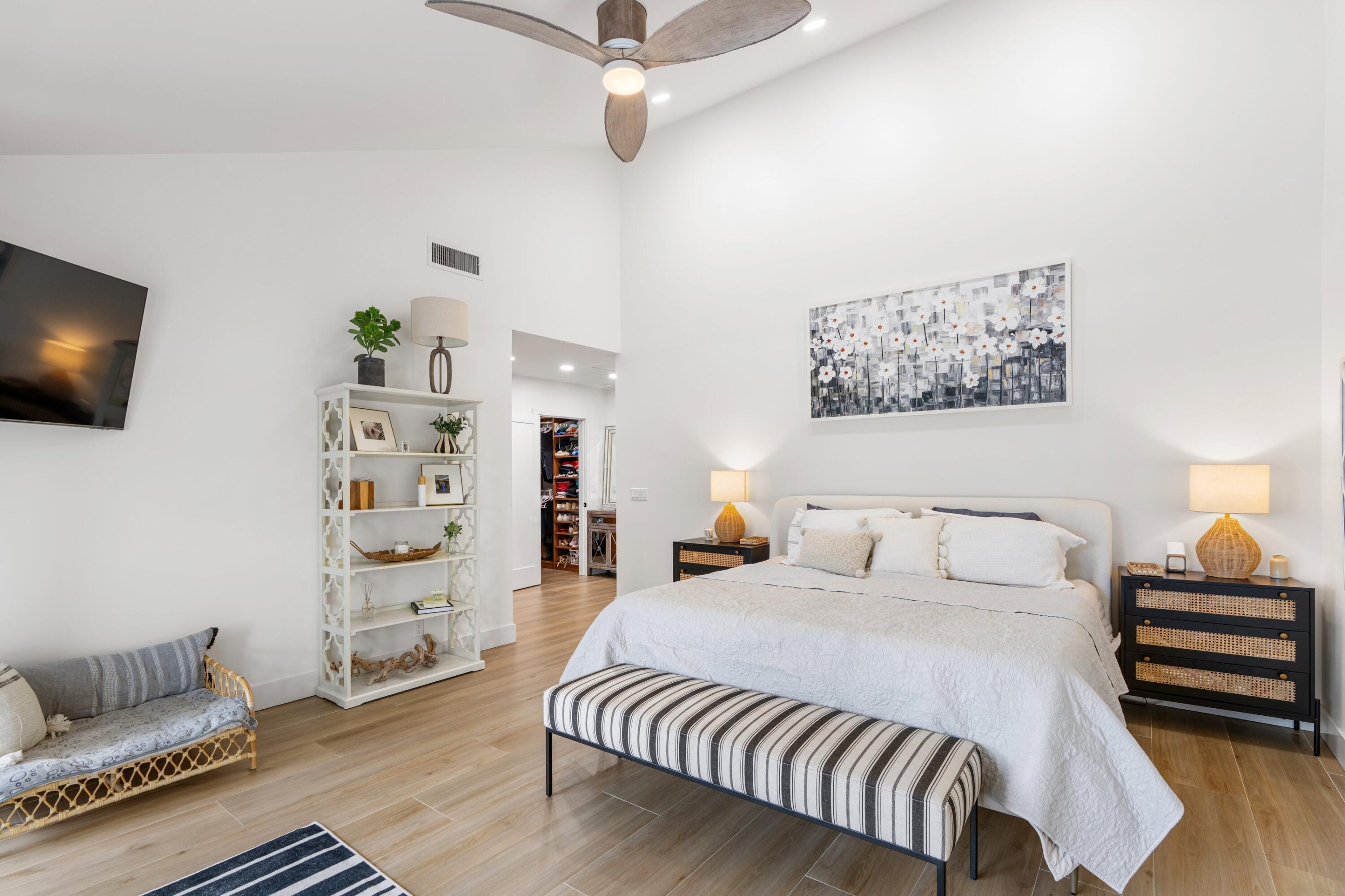 5552 North Ocean Boulevard, Unit 1A Ocean Ridge, FL 33435 - Photo 13 of 40 Primary Suite