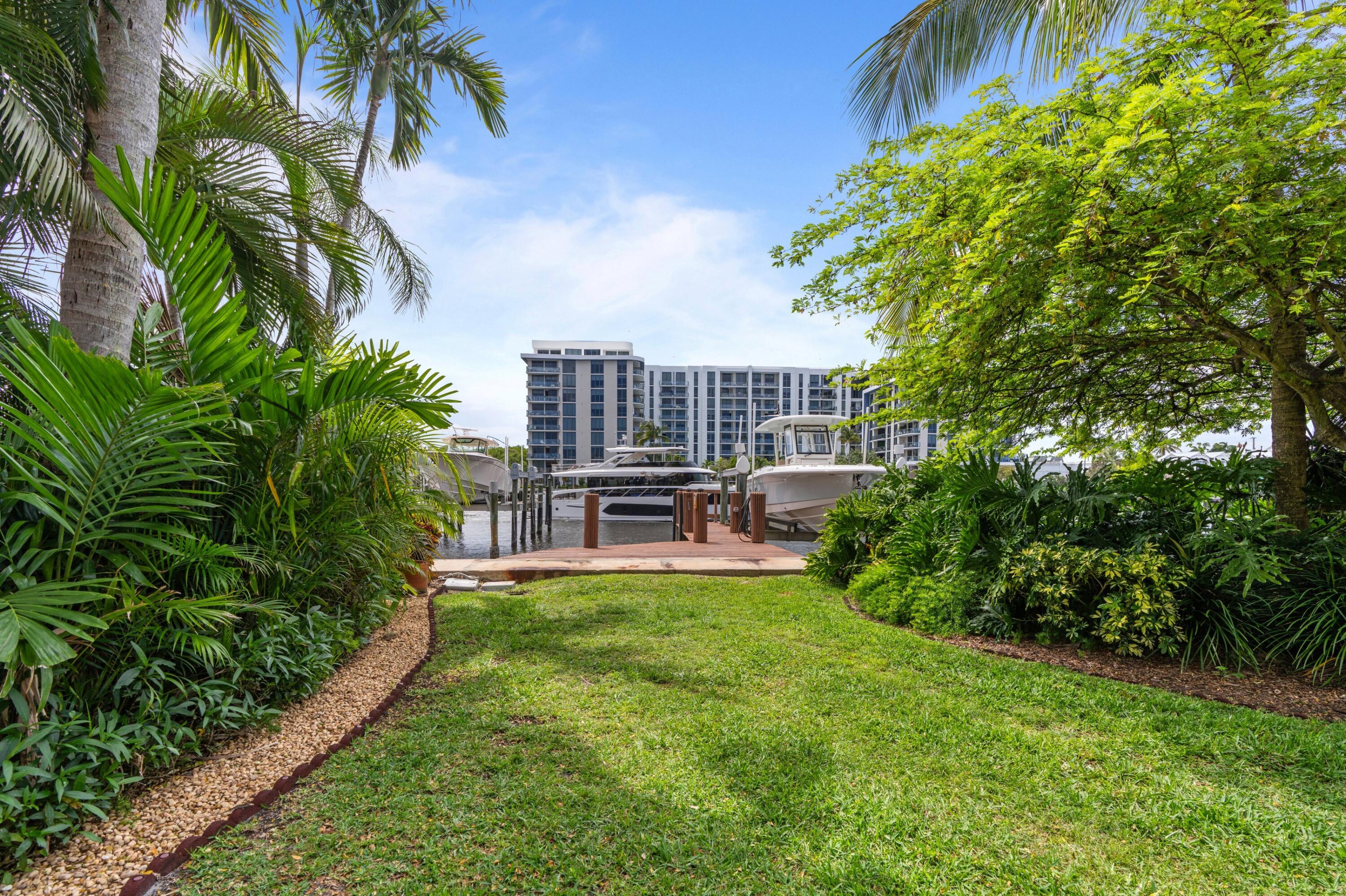 5552 North Ocean Boulevard, Unit 1A Ocean Ridge, FL 33435 - Photo 27 of 40 Backyard