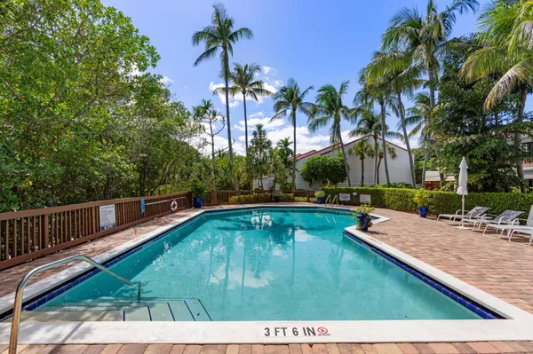 $1,900,000 | 5552 North Ocean Boulevard, Unit 1A, Ocean Ridge, FL 33435