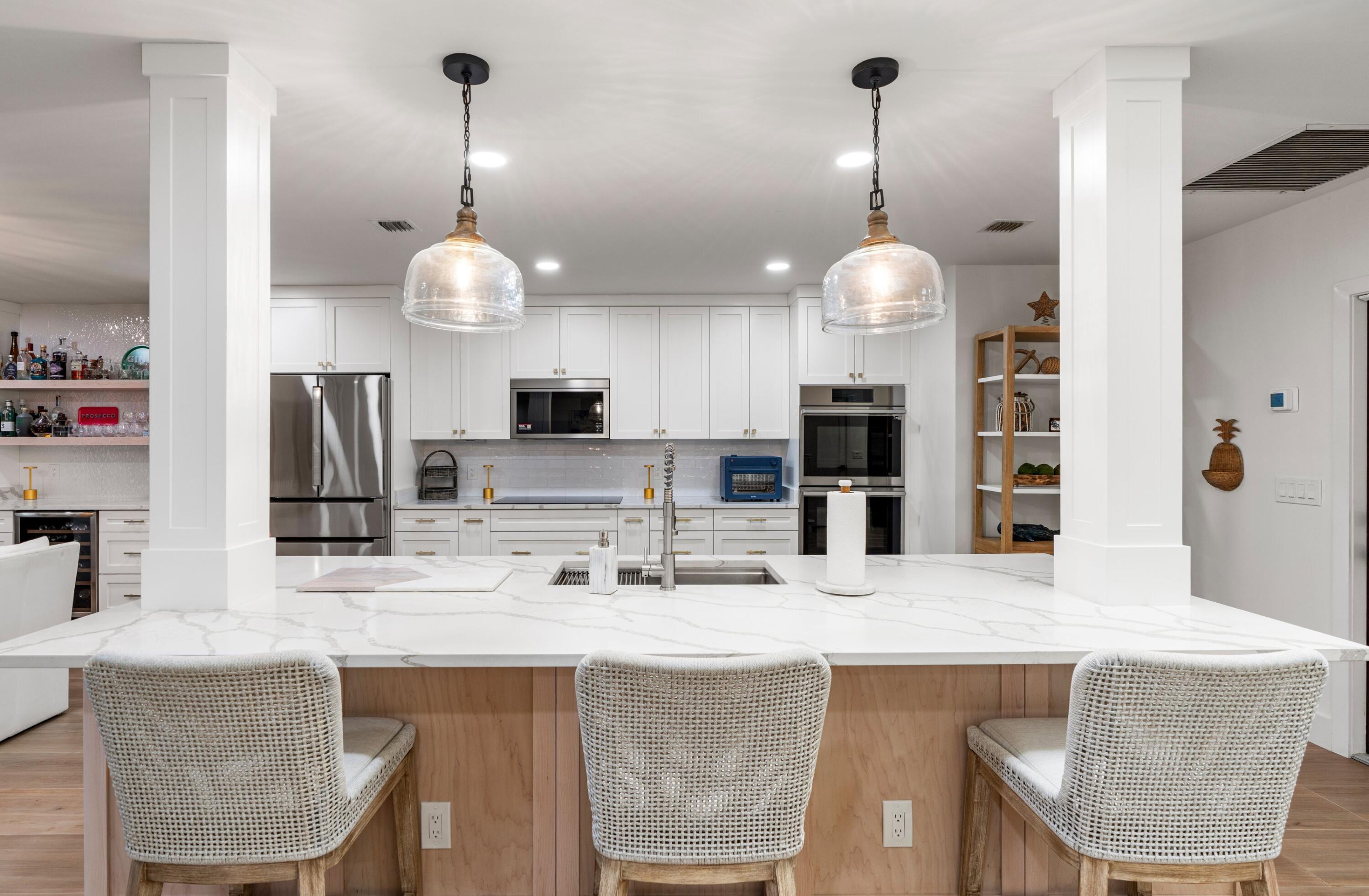 5552 North Ocean Boulevard, Unit 1A Ocean Ridge, FL 33435 - Photo 6 of 40 Kitchen Islad