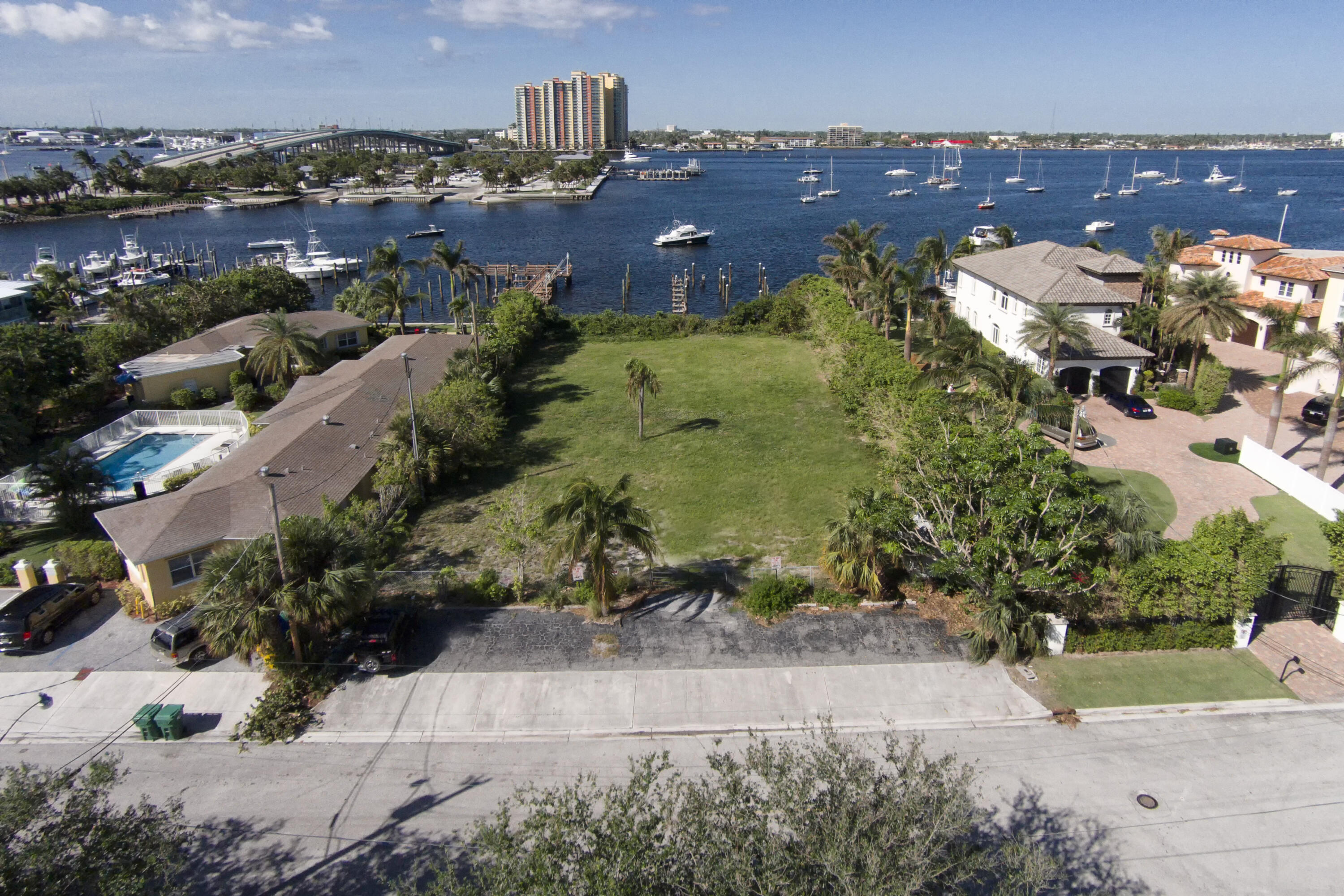 2715 Lake Drive Riviera Beach, FL 33404 - Photo 7 of 15 a view of a city
