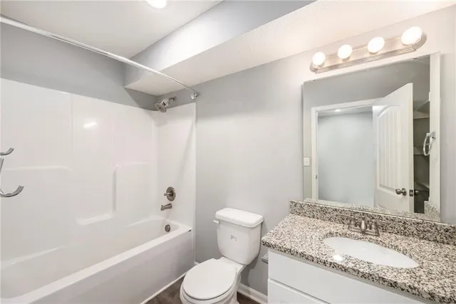 $415,000 | 705 Poplar Circle, Belton, MO 64012