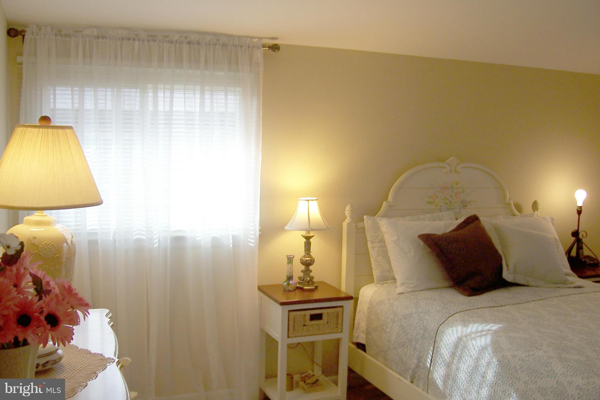 11512 Lockhart Place Silver Spring, MD 20902 - Photo 17 of 23 Bedroom