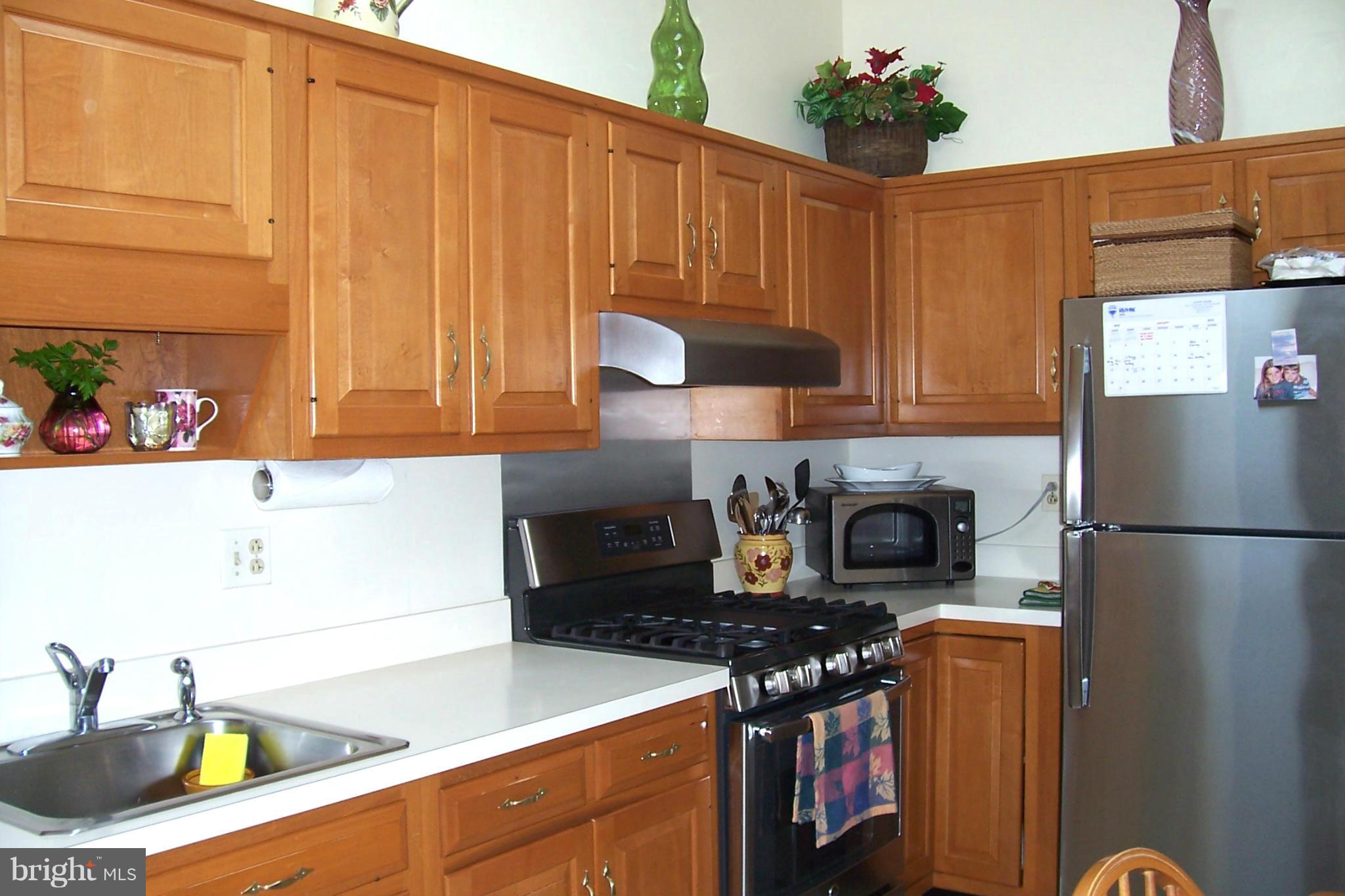11512 Lockhart Place Silver Spring, MD 20902 - Photo 6 of 23 Kitchen